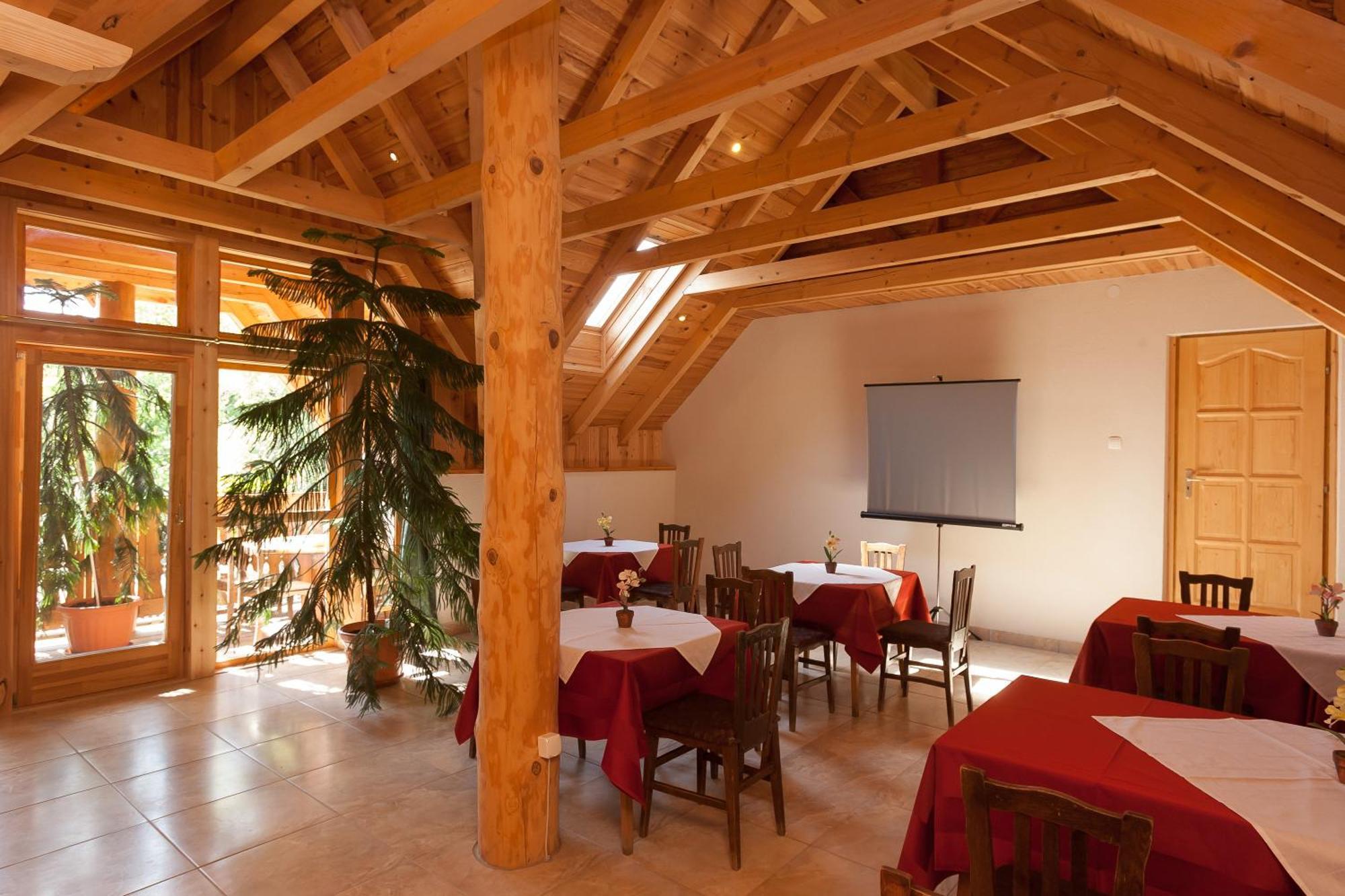 Páratlan Apartmanház Szilvásvárad Esterno foto